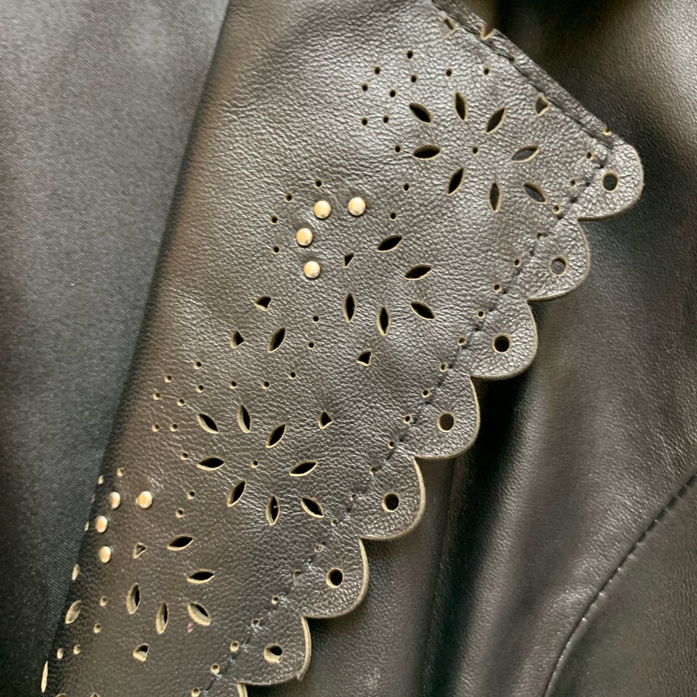 Pamela McCoy black leather jacket with studs and buckles in size M - Picture 5 of 9